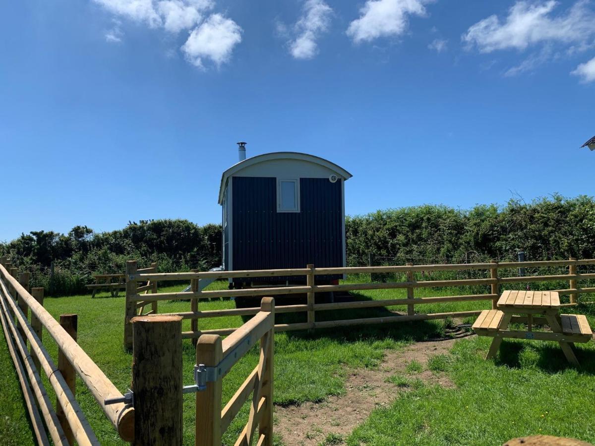 Ewe With A View Sea View Shepherds Huts Breage Ngoại thất bức ảnh
